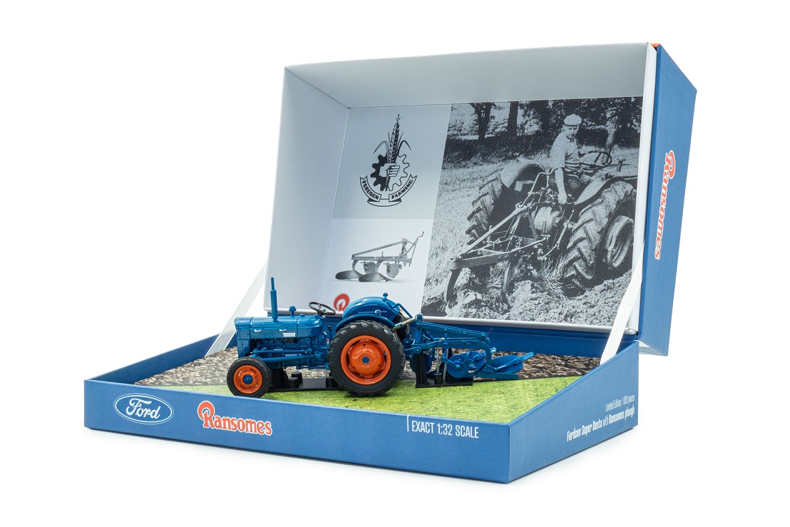 Fordson Super Dexta met Ransomes ploeg Limited Edition - 1:32